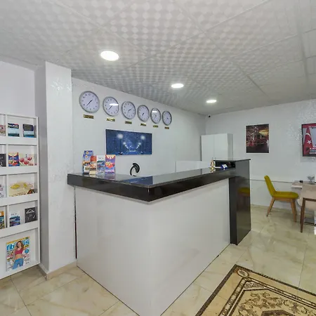 Hotel Paradise Airport 3*